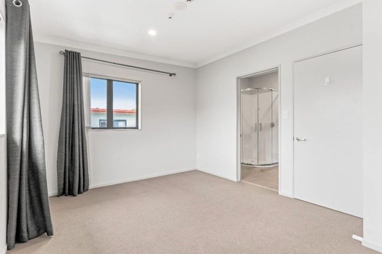 Photo of property in 11/46 Carlos Drive, Flat Bush, Auckland, 2016