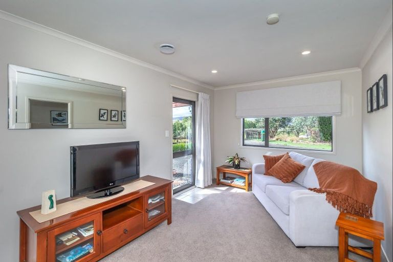 Photo of property in 138 Muhunoa Road West, Ohau, Levin, 5570