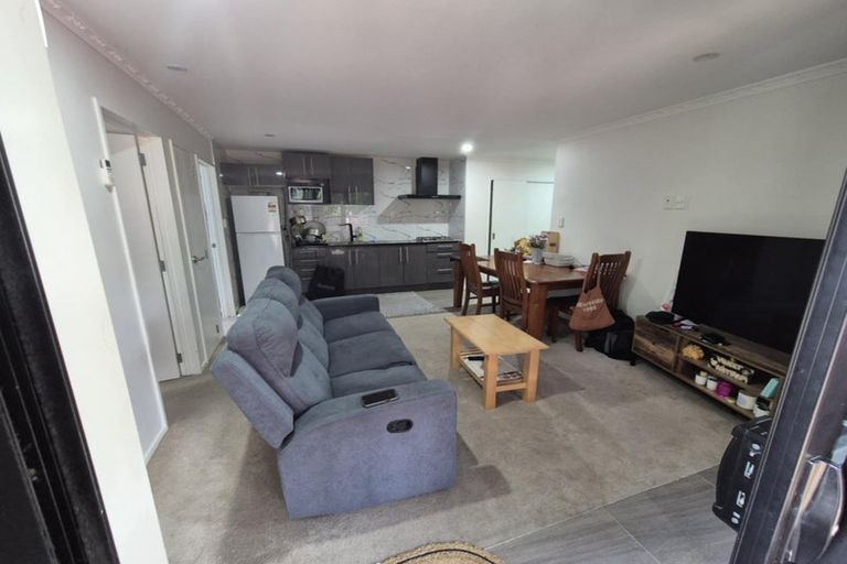 Photo of property in 18a Pistachio Place, Goodwood Heights, Auckland, 2105