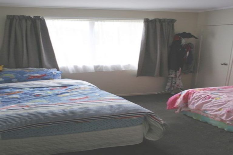 Photo of property in 337 Swanson Road, Ranui, Auckland, 0612