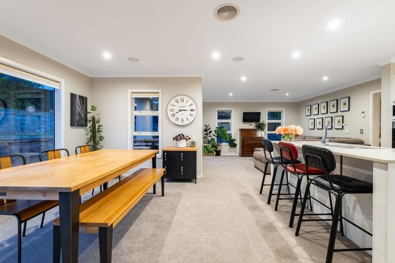 Photo of property in 15 Sumner Terrace, Aotea, Porirua, 5024