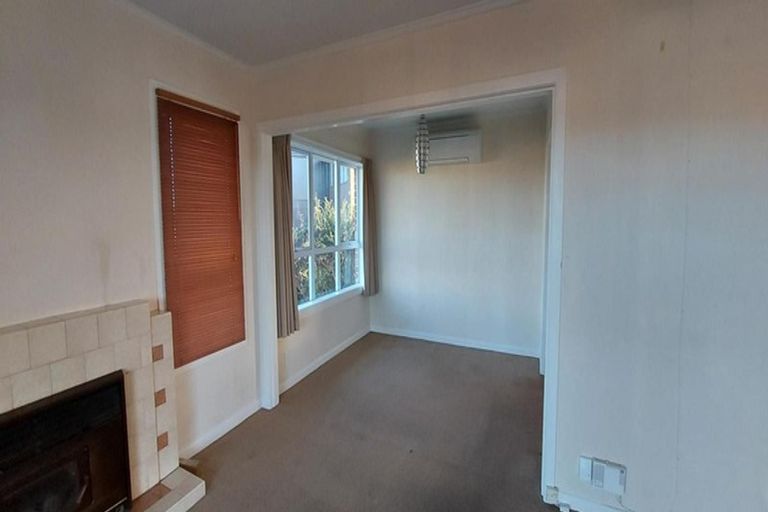 Photo of property in 1/434 Old Te Atatu Road, Te Atatu Peninsula, Auckland, 0610