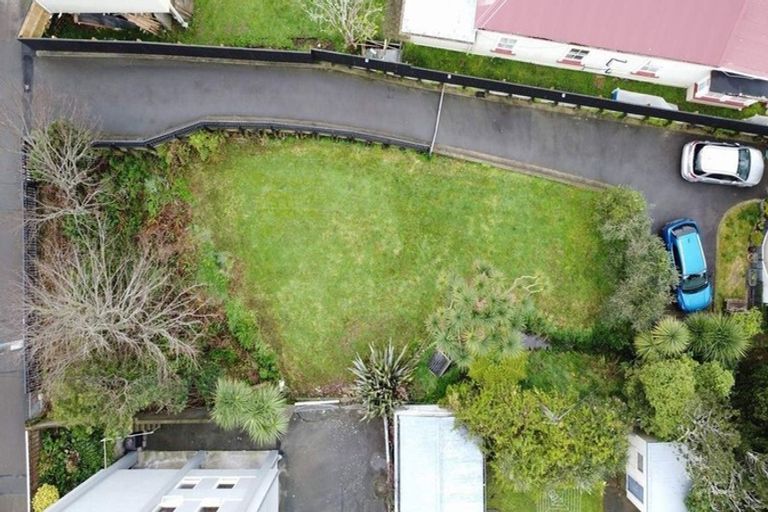 Photo of property in 225 Karori Road, Karori, Wellington, 6012