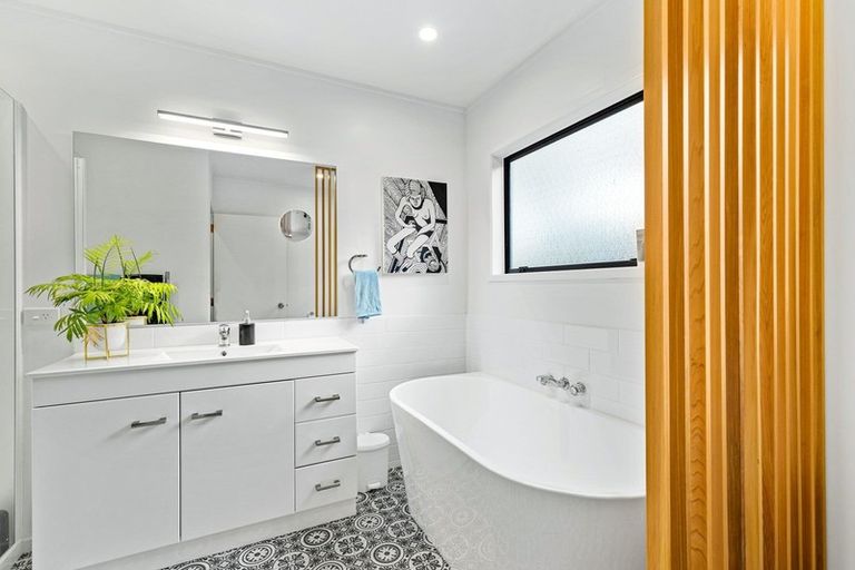 Photo of property in 961 Sandspit Road, Sandspit, Warkworth, 0982