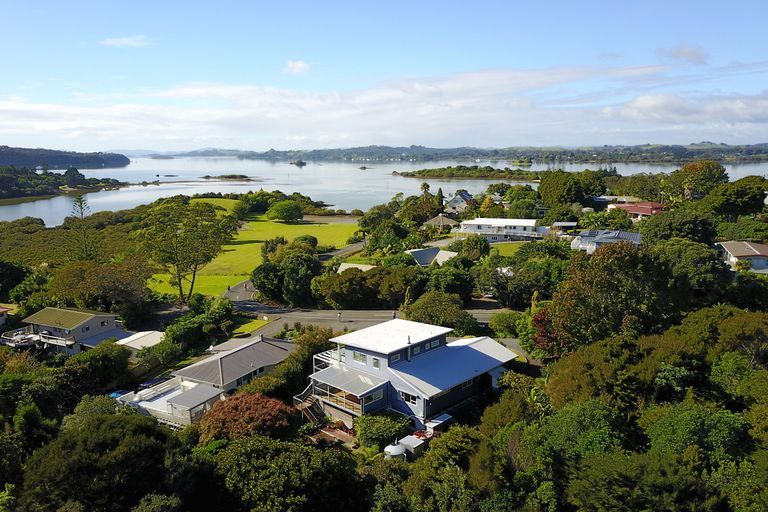 Photo of property in 84 Rangitane Loop Road, Kerikeri, 0294