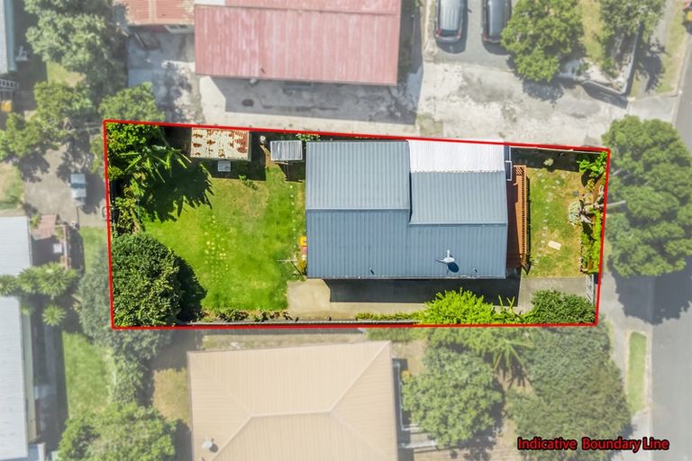 Photo of property in 2/16 Barneys Farm Road, Clendon Park, Auckland, 2103