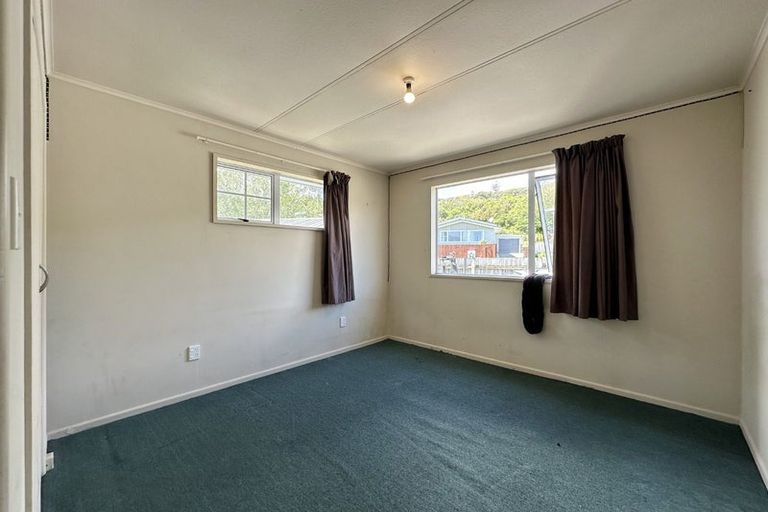 Photo of property in 20 Robson Street, Stokes Valley, Lower Hutt, 5019