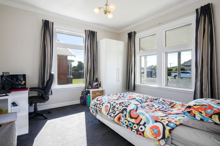 Photo of property in 52 Hargest Crescent, Saint Kilda, Dunedin, 9012