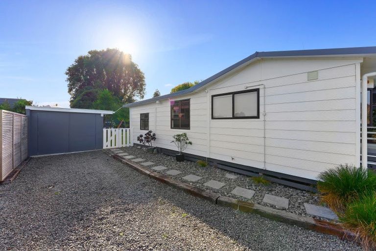 Photo of property in 17 Old Coach Road South, Otaki Beach, Otaki, 5512