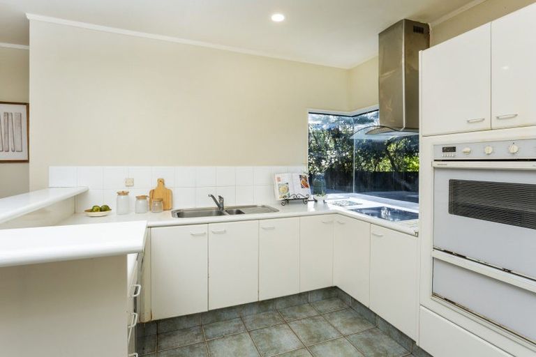 Photo of property in 2/32 Centorian Drive, Windsor Park, Auckland, 0632