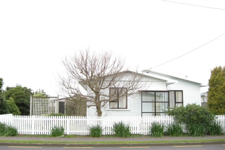Photo of property in 57 Record Street, Fitzroy, New Plymouth, 4312