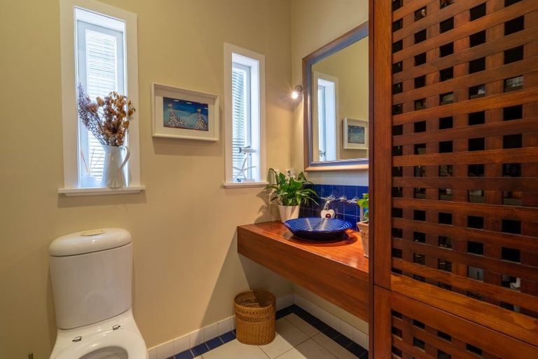 Photo of property in 25 Tirohanga Road, Tirohanga, Lower Hutt, 5010