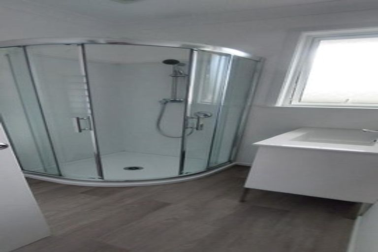 Photo of property in 9 Maybelle Place, Kelston, Auckland, 0602