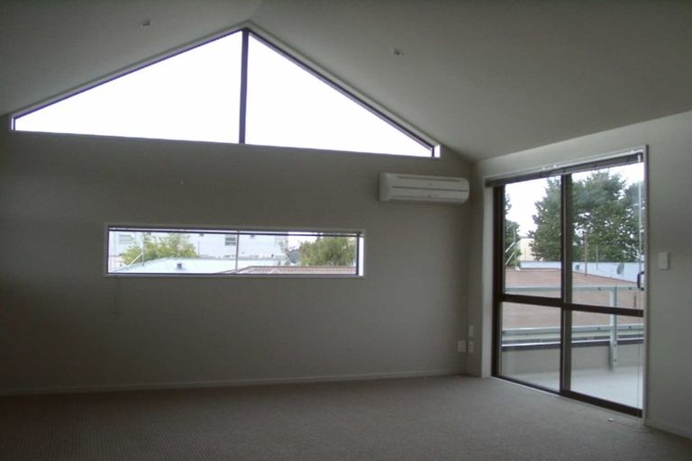 Photo of property in 1/450 Barbadoes Street, Edgeware, Christchurch, 8013