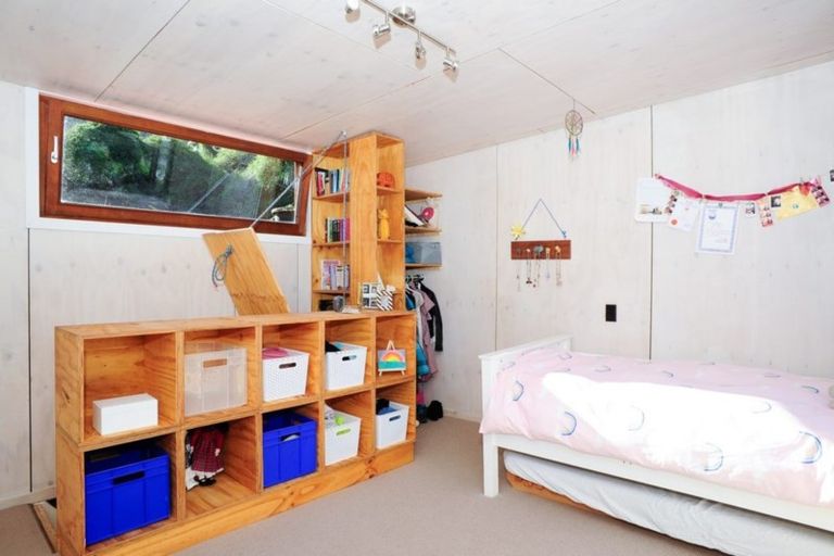 Photo of property in 20 Hawkhurst Road, Lyttelton, 8082