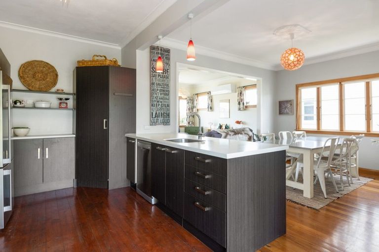 Photo of property in 1111a Heretaunga Street East, Parkvale, Hastings, 4122