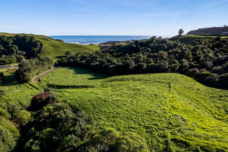 Photo of property in Tapuae, 1 Washer Road, Omata, New Plymouth, 4374