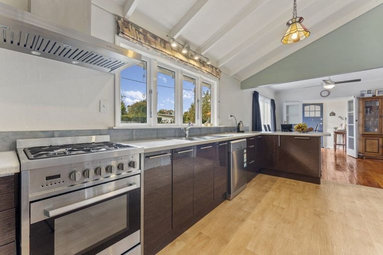 Photo of property in 1 Oriel Place, Levin, 5510