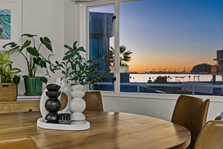 Photo of property in 5 Gardiner Street, Westshore, Napier, 4110