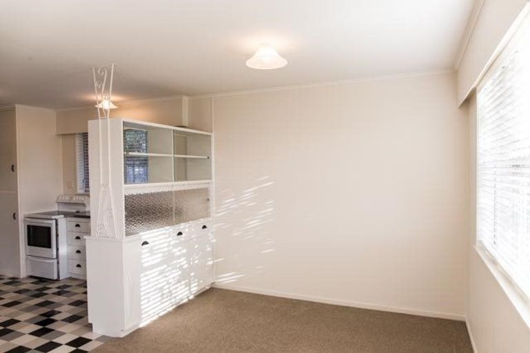 Photo of property in 1/11 Moa Road, Point Chevalier, Auckland, 1022