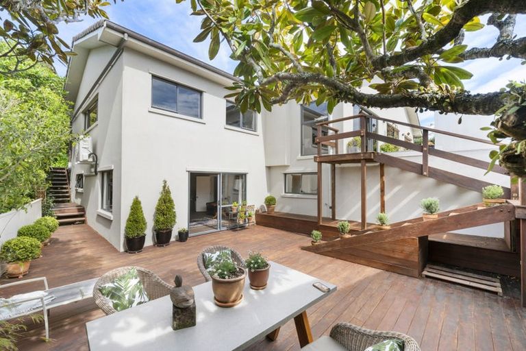 Photo of property in 65 Nicholson Road, Khandallah, Wellington, 6035