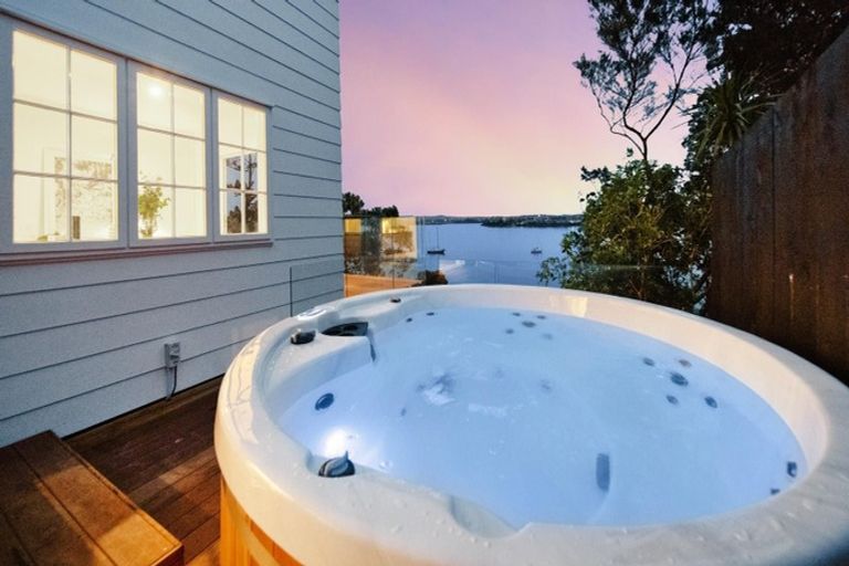 Photo of property in 27 Telstar Place, Beach Haven, Auckland, 0626