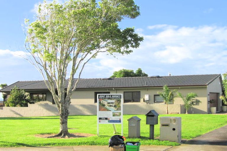 Photo of property in 17a Falstaff Place, Half Moon Bay, Auckland, 2012