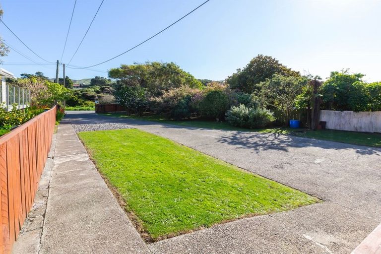 Photo of property in 5 Toenga Road, Pukerua Bay, 5026
