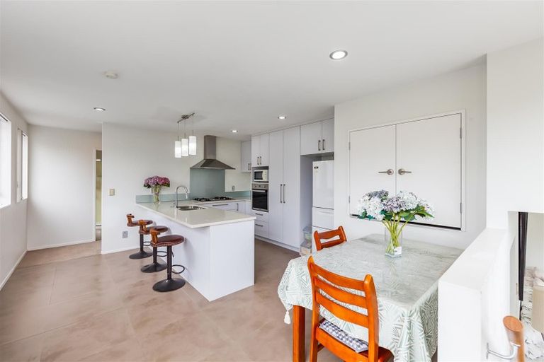 Photo of property in 92 Kaipatiki Road, Glenfield, Auckland, 0629