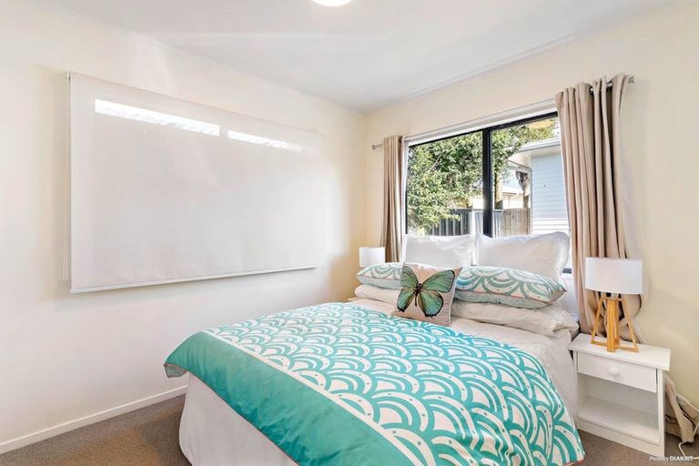 Photo of property in 2/106 Seymour Road, Sunnyvale, Auckland, 0612