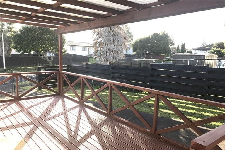 Photo of property in 11 Hoturoa Place, Manurewa, Auckland, 2102
