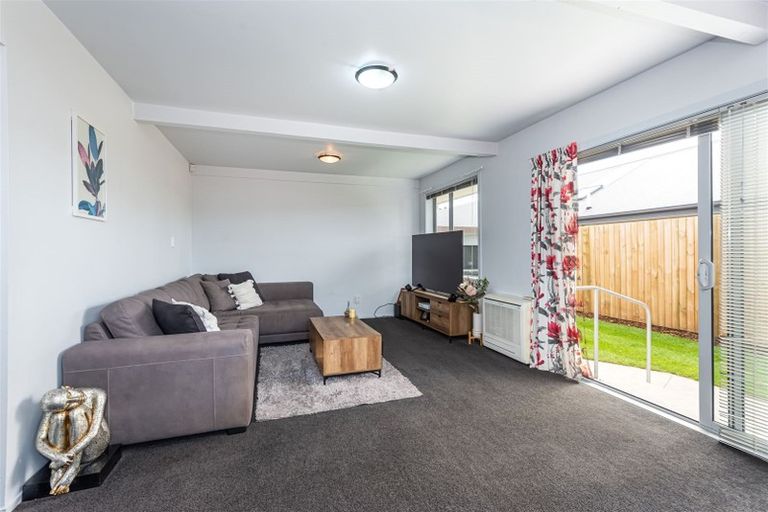 Photo of property in 4a Brentwood Street, Parklands, Christchurch, 8083