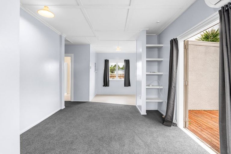 Photo of property in 53a Paul Crescent, Fairfield, Hamilton, 3214