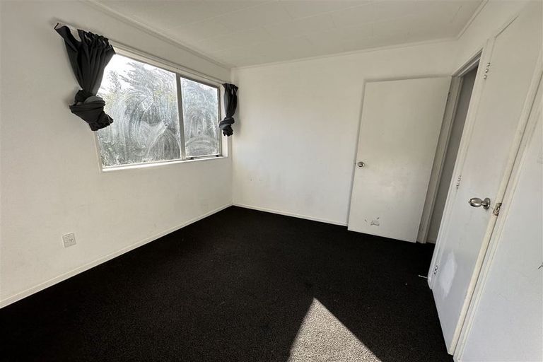 Photo of property in 10 Glenfinn Place, Massey, Auckland, 0614