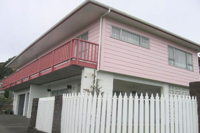 Photo of property in 69 Miromiro Road, Normandale, Lower Hutt, 5010