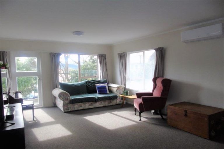 Photo of property in 2/25 Braithwaite Street, Karori, Wellington, 6012