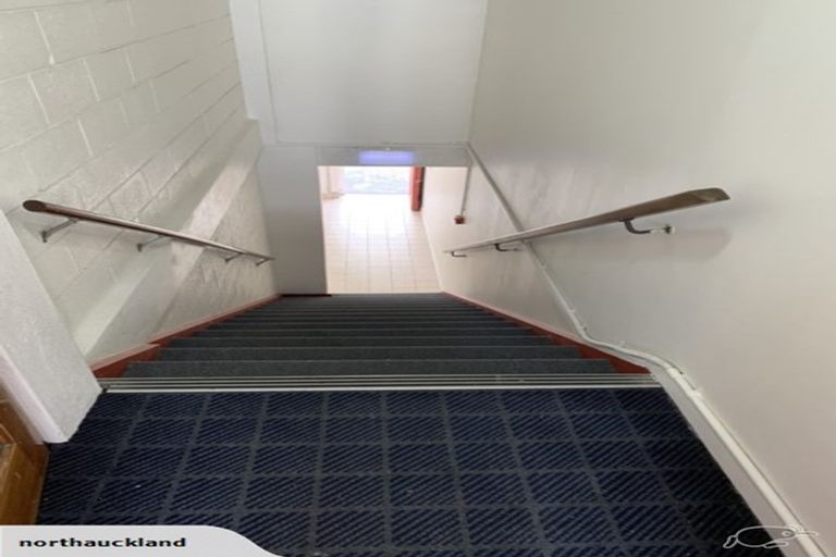 Photo of property in 26 Mayfair Place, Westown, New Plymouth, 4310