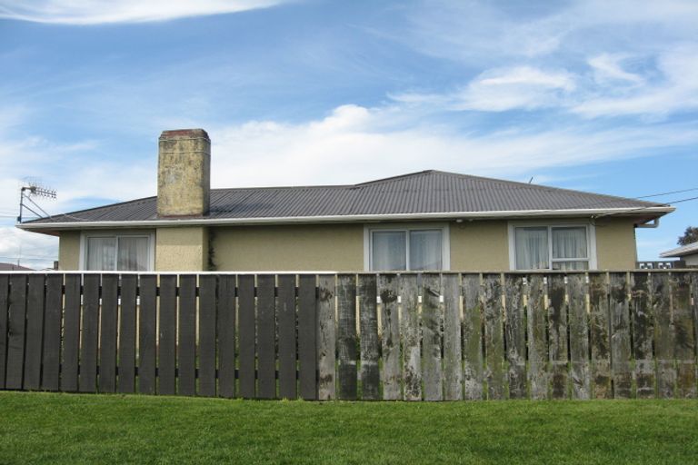 Photo of property in 30 Raupo Street, Castlecliff, Whanganui, 4501