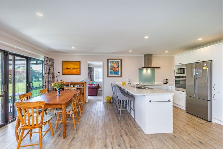 Photo of property in 2 Ivy Lane, Ohau, Levin, 5570