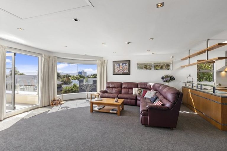 Photo of property in 205 Muritai Road, Eastbourne, Lower Hutt, 5013