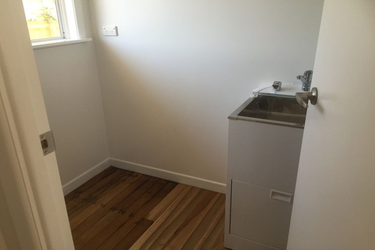 Photo of property in 257 Henderson Valley Road, Henderson, Auckland, 0612