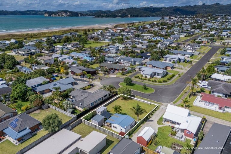 Photo of property in 26 Wells Place, Whitianga, 3510