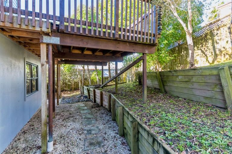 Photo of property in 20a Belleaire Court, West Harbour, Auckland, 0618