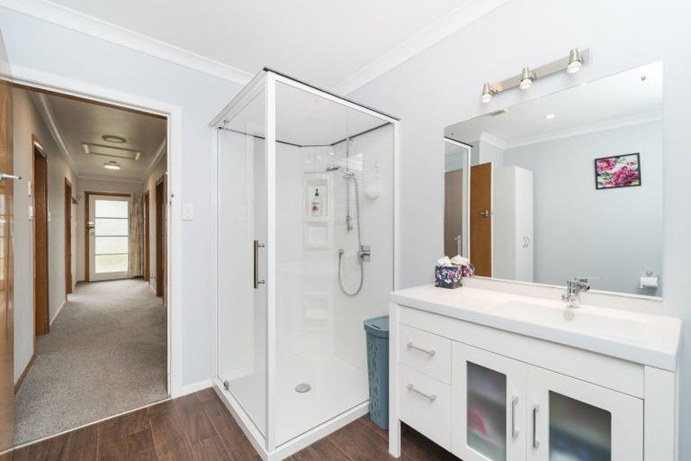 Photo of property in 14 Pitama Road, Awapuni, Palmerston North, 4412