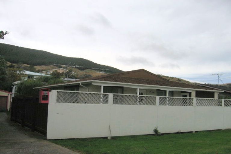 Photo of property in 26 Coates Street, Tawa, Wellington, 5028