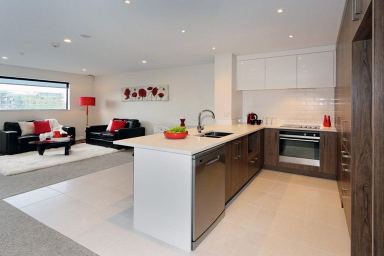 Photo of property in 86 Hobsonville Point Road, Hobsonville, Auckland, 0616