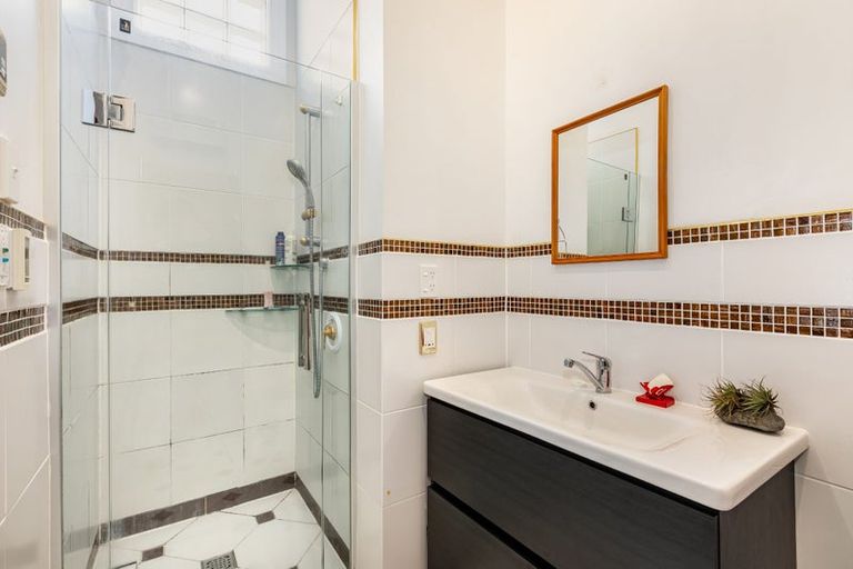 Photo of property in 24 Garfield Street, Brooklyn, Wellington, 6021