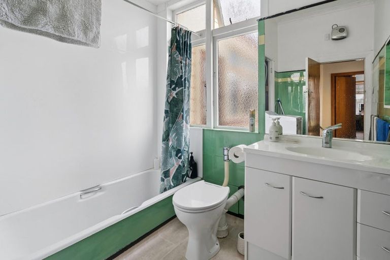 Photo of property in 184 Owen Street, Newtown, Wellington, 6021