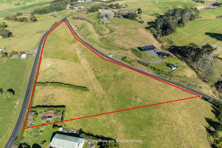 Photo of property in 126 Whiriwhiri Road, Waiuku, 2682
