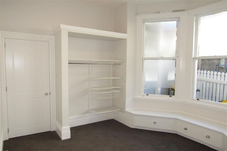 Photo of property in 67 Hawker Street, Mount Victoria, Wellington, 6011